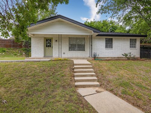 303 S Miller St, Decatur, TX, 76234-1931 | Card Image