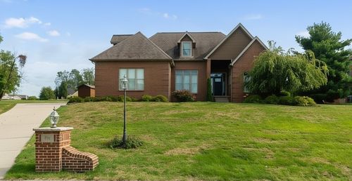 66 Hobbitt Ln, Finleyville, PA, 15332-1061 | Card Image