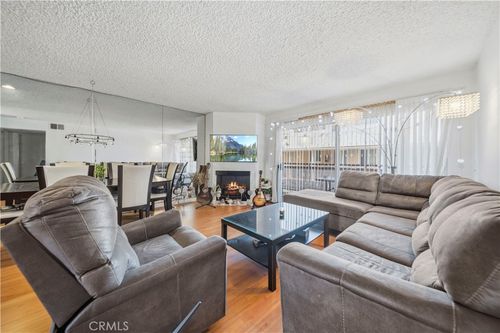 27-1236 1236 N Columbus Avenue, Glendale, CA, 91202 | Card Image
