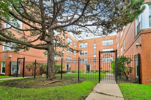 2a-2408 Farragut Ave, Chicago, IL, 60625-2400 | Card Image