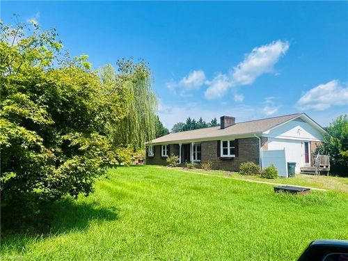 417 Fulton Ave, Mount Airy, NC, 27030-2423 | Card Image