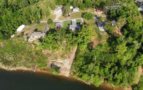 720 Riverside Ln, Crump, TN, 38327-3730 | Card Image