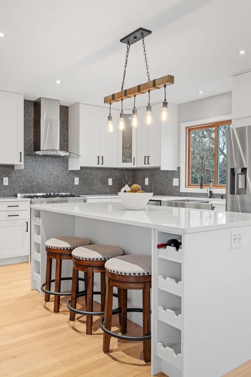 997 Carlton Dr, Shoreview, MN, 55126-8130 | Card Image