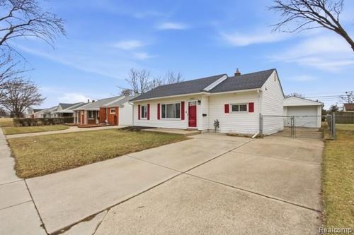 27320 Grandmont St, Roseville, MI, 48066-4739 | Card Image