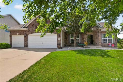 323 Mason Glen Dr, Lake St Louis, MO, 63367-4258 | Card Image