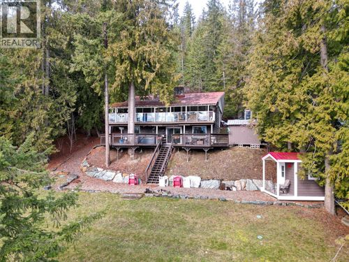 7796 Columbia Dr, Anglemont, BC, V0E1M8 | Card Image