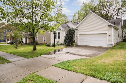 11834 Mourning Dove Ln, Charlotte, NC, 28269-0672 | Card Image