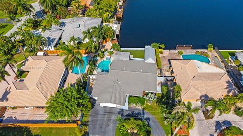 4260 Ne 16th Ter, Oakland Park, FL, 33334-5414 | Card Image