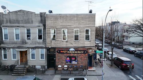 552 Grandview Ave, Ridgewood, NY, 11385-1956 | Card Image