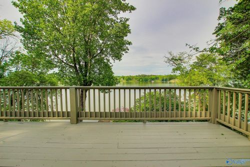 7995 Blue Springs Dr, Athens, AL, 35611-9139 | Card Image
