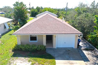 253 16th Street Sw, House other with 2 bedrooms, 2 bathrooms and null parking in Vero Beach FL | Image 1