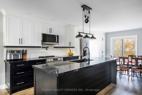 1 Acorn Cres, Wasaga Beach, ON, L9Z1B7 | Card Image