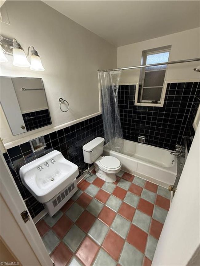 711 W 1 St St, Home with 1 bedrooms, 1 bathrooms and null parking in Winston-Salem NC | Image 14