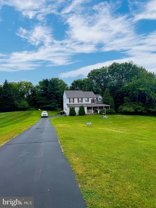 22 Windy Knoll Dr, Royersford, PA, 19468-3223 | Card Image