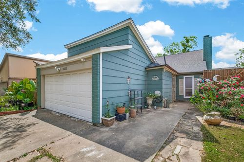 11331 Oakcenter Dr, Houston, TX, 77072-1968 | Card Image