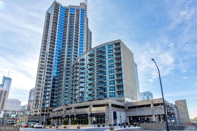 704 - 400 W Peachtree Street Nw, Condo with 2 bedrooms, 2 bathrooms and 2 parking in Atlanta GA | Image 3