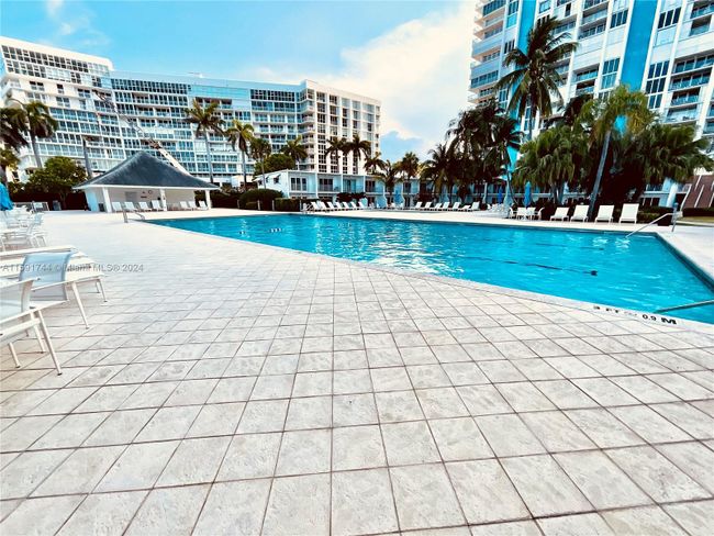 APT-11B - 881 Ocean Dr, Condo with 2 bedrooms, 2 bathrooms and null parking in Key Biscayne FL | Image 6