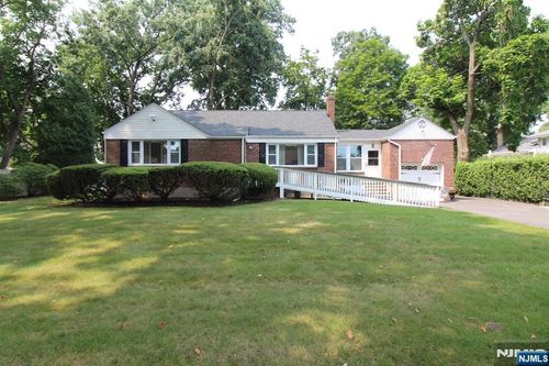 12 Cherokee St, Dumont, NJ, 07628-2804 | Card Image