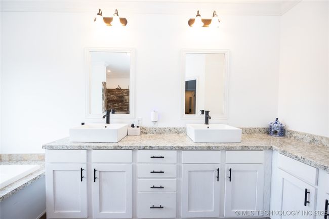 6771 County Road 4151, House other with 4 bedrooms, 3 bathrooms and null parking in Pawhuska OK | Image 24