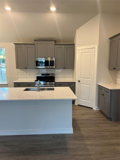 885 Road 5102, Cleveland, TX, 77327-5475 | Card Image