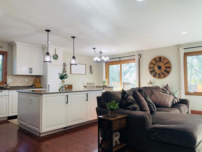 Kitchen - Upper | Image 8