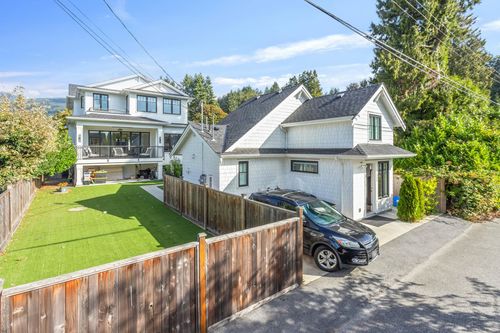 345 E 20th St, North Vancouver, BC, V7L3A8 | Card Image