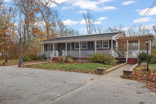 15 Winthrop St, Rehoboth, MA, 02769-2605 | Card Image