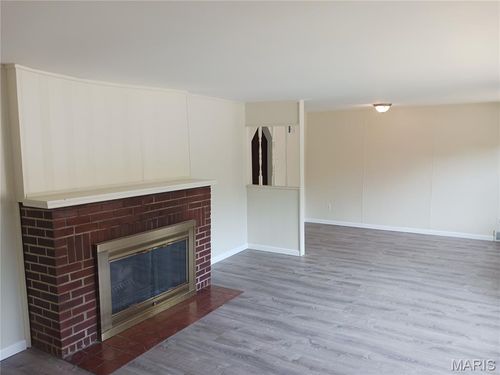 137 Elkan Ave, Saint Louis, MO, 63135-3248 | Card Image