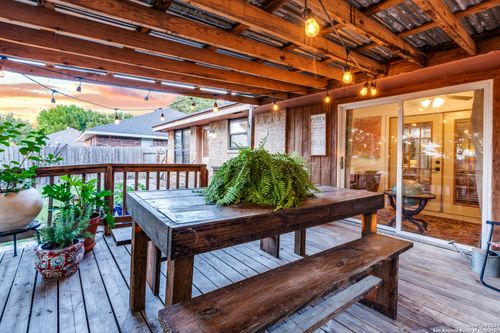 720 Belmont Dr, New Braunfels, TX, 78130-2317 | Card Image