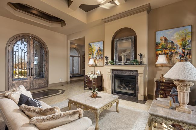 Living Room | Image 15