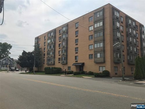 5 Linden St, Hackensack, NJ, 07601-3500 | Card Image