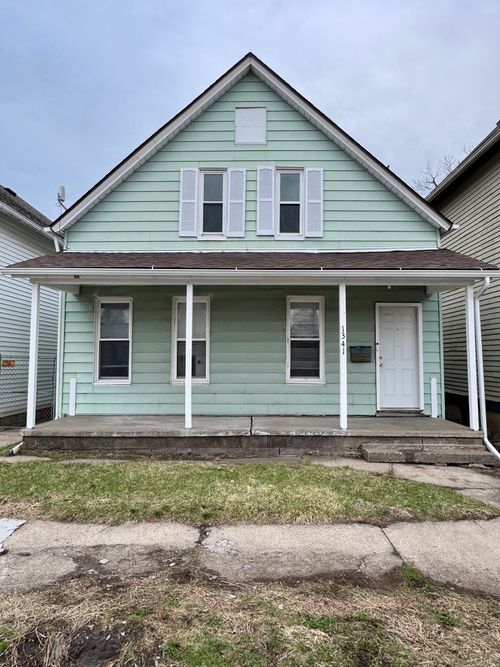 1341 W 4th St, Davenport, IA, 52802-1306 | Card Image