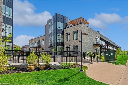 222-85 Morrell St, Brantford, ON, N3T4J6 | Card Image