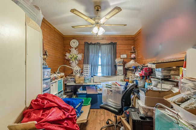 120 Dickerson Rd, House other with 3 bedrooms, 2 bathrooms and null parking in Bigfoot TX | Image 15