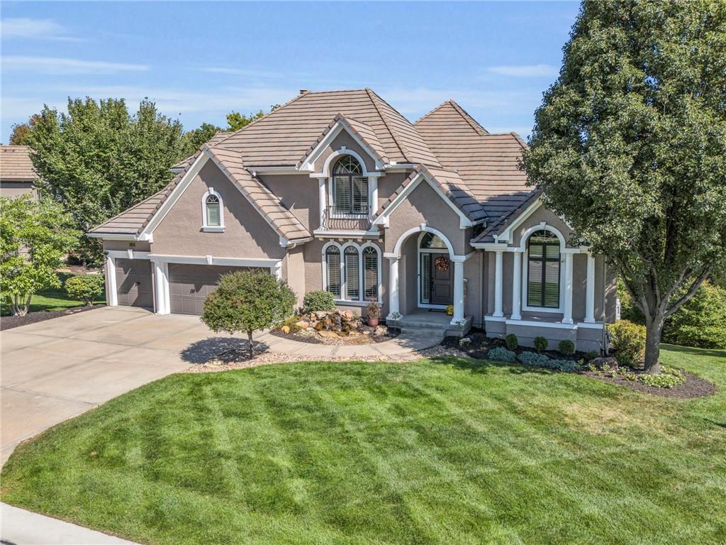Shoreline Dr, Kansas City, MO 64152