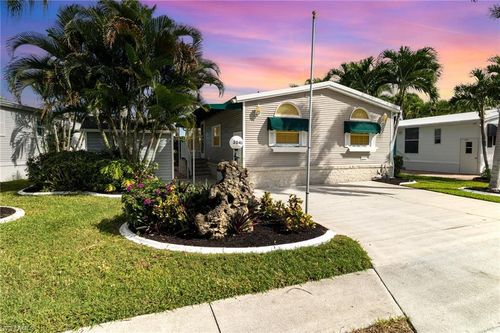 3048 Crystal Lake Dr, NAPLES, FL, 34120 | Card Image