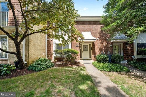 3881 Persimmon Cir, FAIRFAX, VA, 22031-4115 | Card Image