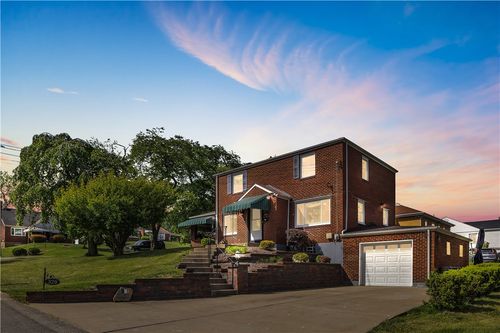 320 Pinevue Dr, Monroeville, PA, 15146-1310 | Card Image
