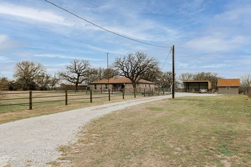 158 County Road 3351, Paradise, TX, 76073-3422 | Card Image