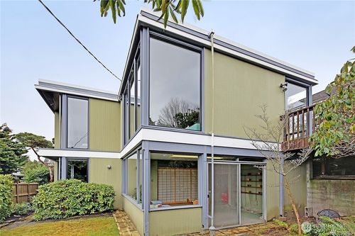 2343 Nw 94th St, Seattle, WA, 98117-2744 | Card Image