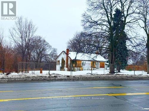 2986 Weston Road, Toronto (Humberlea-Pelmo Park), ON, M6R2K1 | Card Image