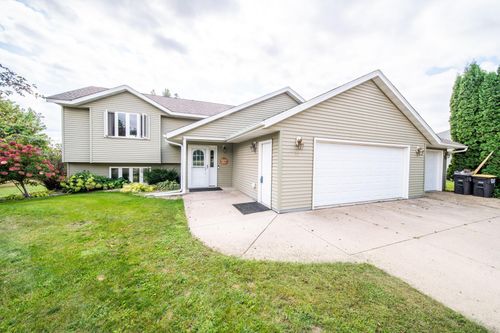 131 Charlotte Dr, Lake Crystal, MN, 56055-4549 | Card Image