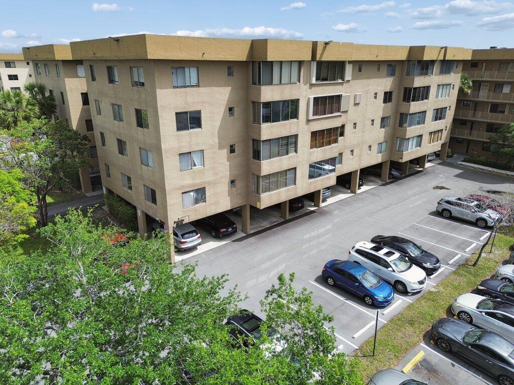 Residential in North Lauderdale