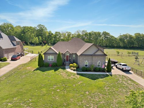 1027 Caballo Trl, Gallatin, TN, 37066-3202 | Card Image