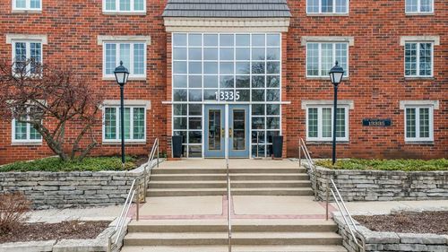 105-13335 Watertown Plank Road, Elm Grove, WI, 53122 | Card Image