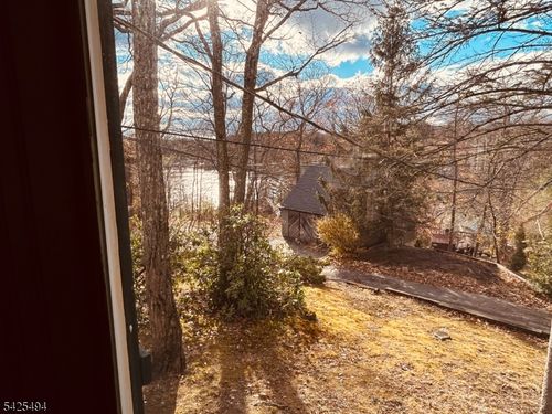 69 Lindys Dr, West Milford, NJ, 07480-4274 | Card Image