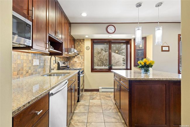 40 Balsam Ln, House other with 3 bedrooms, 2 bathrooms and null parking in Commack NY | Image 8