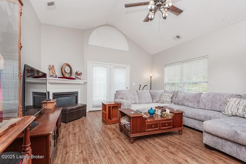 8803 Jessica Way, Louisville, KY, 40291-5264 | Card Image