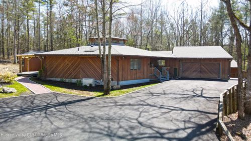 93 Phillips Rd, Saugerties, NY, 12477-3224 | Card Image