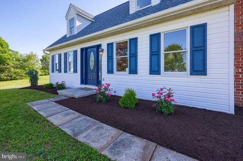325 Grandview Cir, HONEY BROOK, PA, 19344-8629 | Card Image